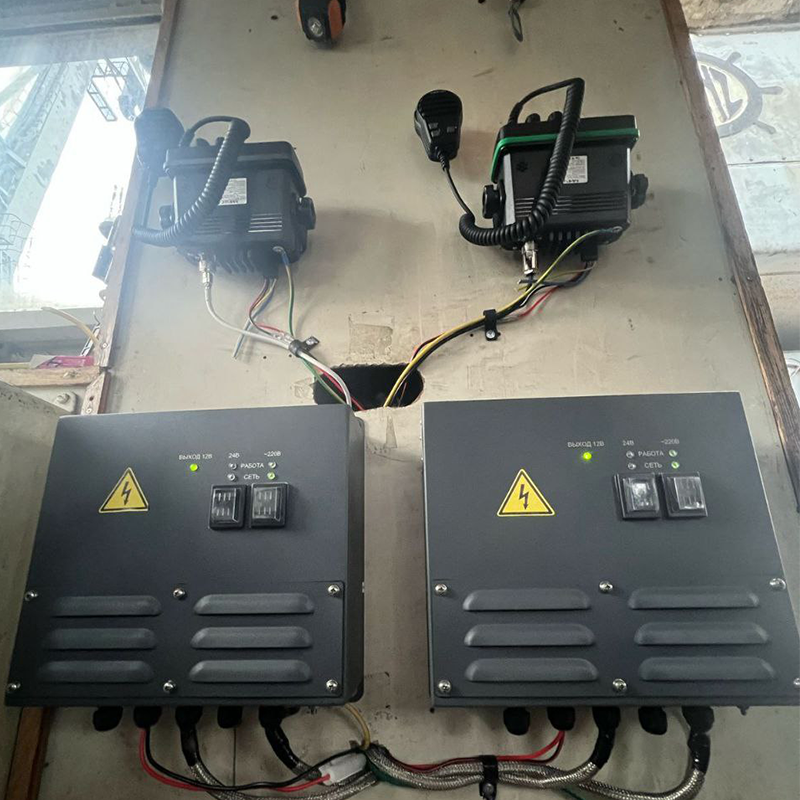 Установка двух УКВ-радиостанций морского и речного диапазонов Установка двух УКВ-радиостанций морского и речного диапазонов