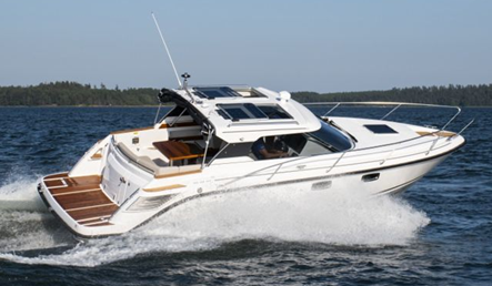 Установка радара HALO20 и антенны эфирного ТВ на катер Aquador 28HT Установка радара HALO20 и антенны эфирного ТВ на катер Aquador 28HT